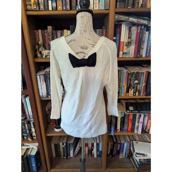 Kate Spade Women's Size Medium Crew Neck Bow Pullover Sweater Black Beige - Picture 1 of 5